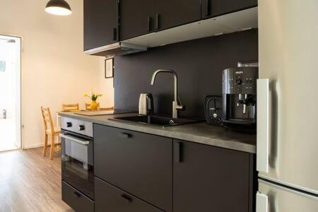 Cosy Apartment Plus Self Checkin Plus Free Street Parking Берлін Екстер'єр фото